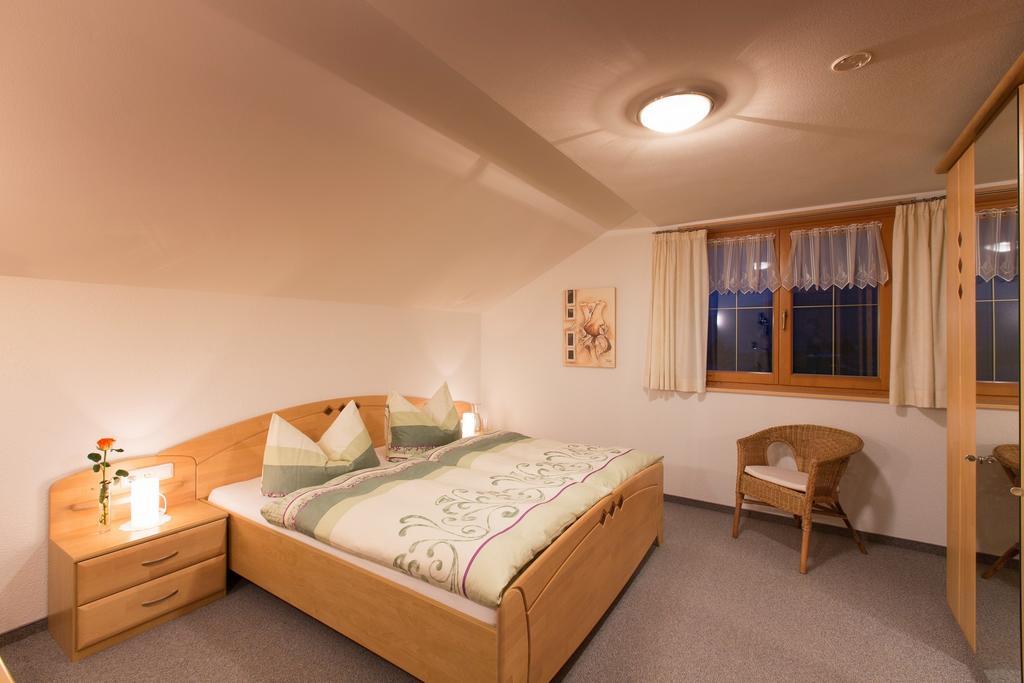 Appartment Hammerer Schwarzenberg im Bregenzerwald Zimmer foto